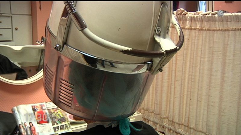 Klage gegen Friseurin wegen verpfuschter Frisur | SAT.1 NRW - Die ...  width=