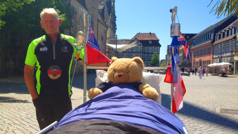 Mit dem Bett durch Europa (Foto: SAT.1 NRW)
