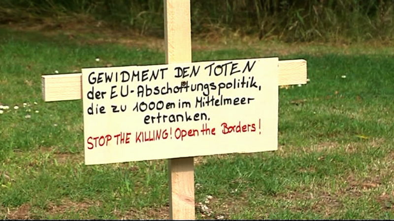 Gräber für Flüchtlinge ausgehoben (Foto: SAT.1 NRW)