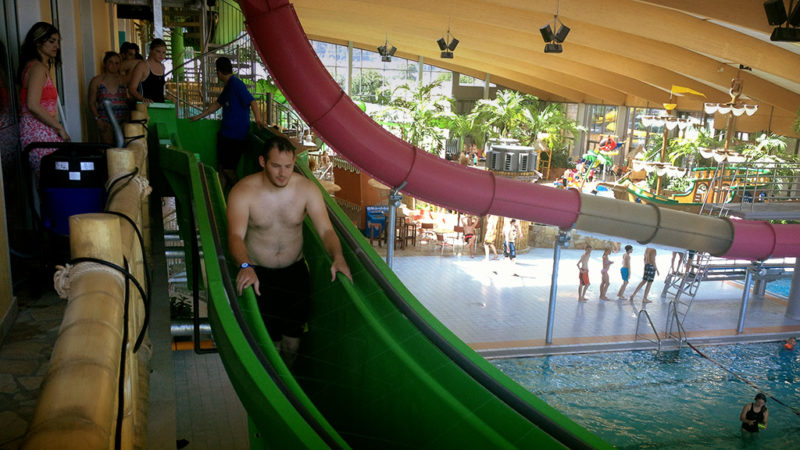 Erste Surfer-Rutsche der Welt eröffnet! (Foto: SAT.1 NRW)