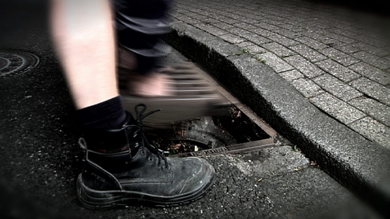 Dutzende Gullydeckel geklaut (Foto: SAT.1 NRW)