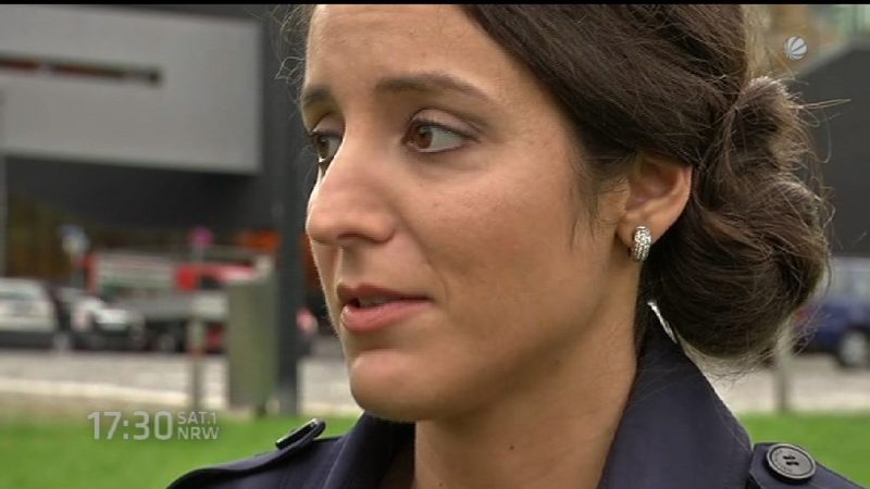Polizistin beklagt respektlose Migranten (Foto: SAT.1 NRW)