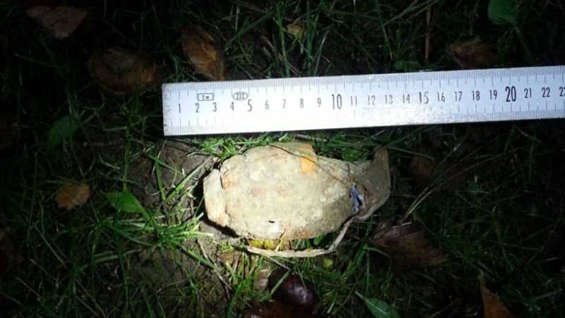 Mädchen fand Granate auf Schulhof (Foto: Polizei)