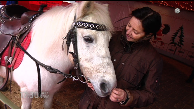 Tierattraktionen auf dem Weihnachtsmarkt (Foto: SAT.1 NRW)