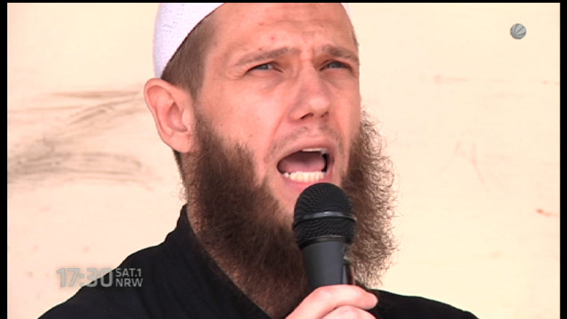 Salafist Sven Lau soll Terroristen geholfen haben (Foto: SAT.1 NRW)