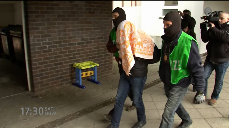 Terror-Razzia (Foto: SAT.1 NRW)