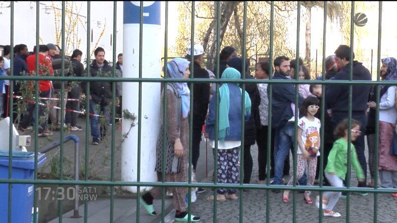 Razzia in Flüchtlingsheimen (Foto: SAT.1 NRW)