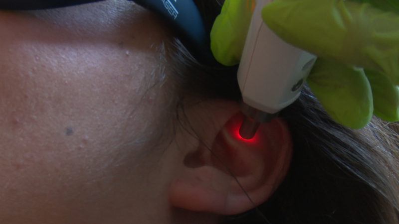 Rauchfrei dank Laser (Foto: SAT.1 NRW)
