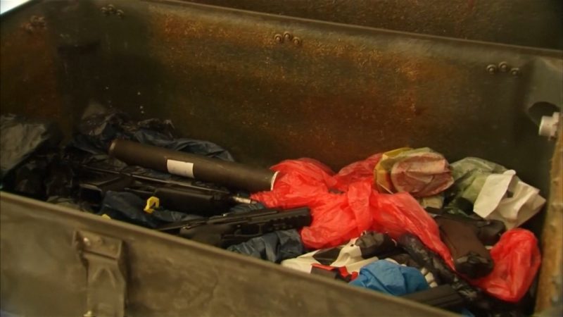 Darknet-Waffenhändler versteckt Waffen in Köln (Foto: SAT.1 NRW)