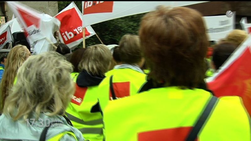 Kaufland-Mitarbeiter streiken (Foto: SAT.1 NRW)