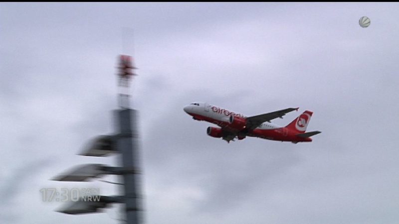 Mahnwache für Flughafen-Mitarbeiter (Foto: SAT.1 NRW)