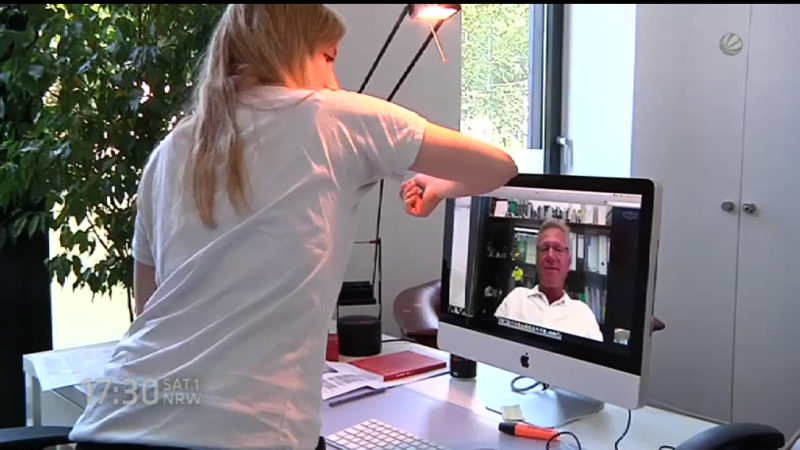 Erste Hilfe per Videochat (Foto: SAT.1 NRW)