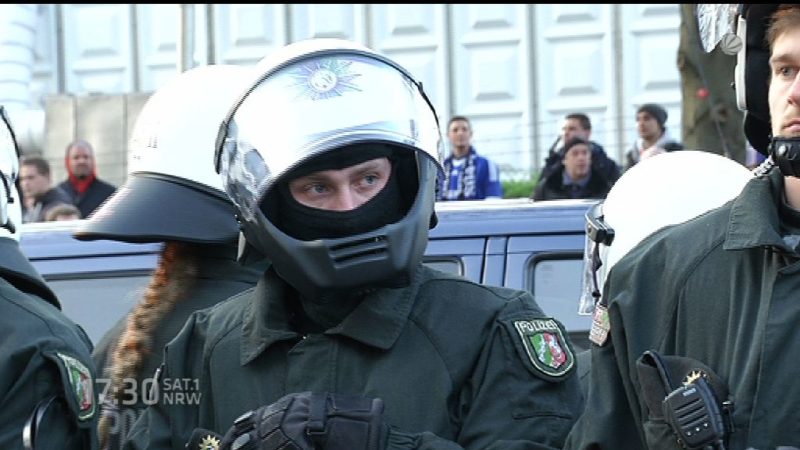 Neue Polizeieinheit gegen Demo-Verbrecher (Foto: SAT.1 NRW)