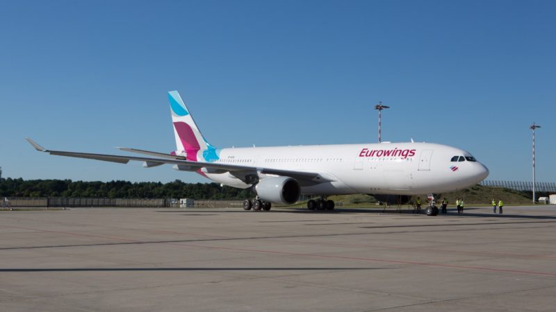 Eurowings-Flugzeug bricht Start ab (Foto: SAT.1 NRW)