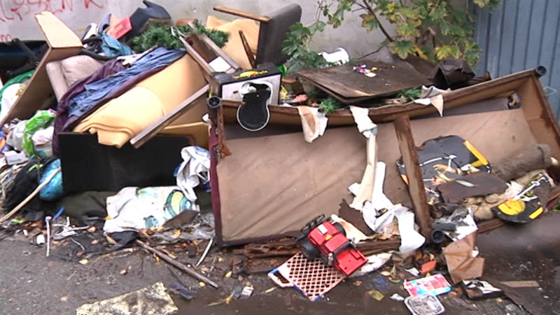 Müllkippe mitten in Düsseldorf (Foto: Sat.1 NRW)