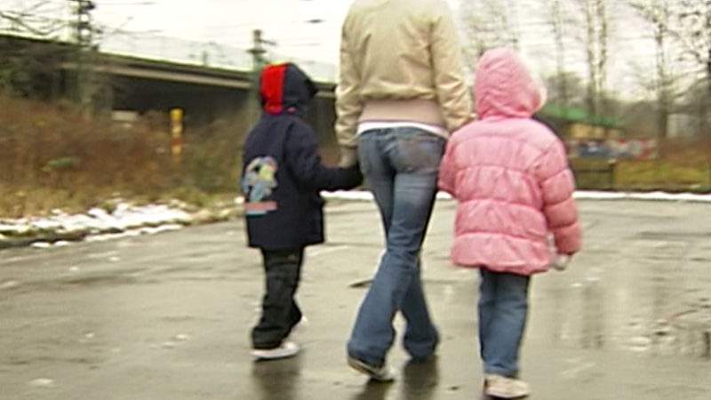 Hohes Armutsrisiko für Kinder (Foto: SAT.1 NRW)