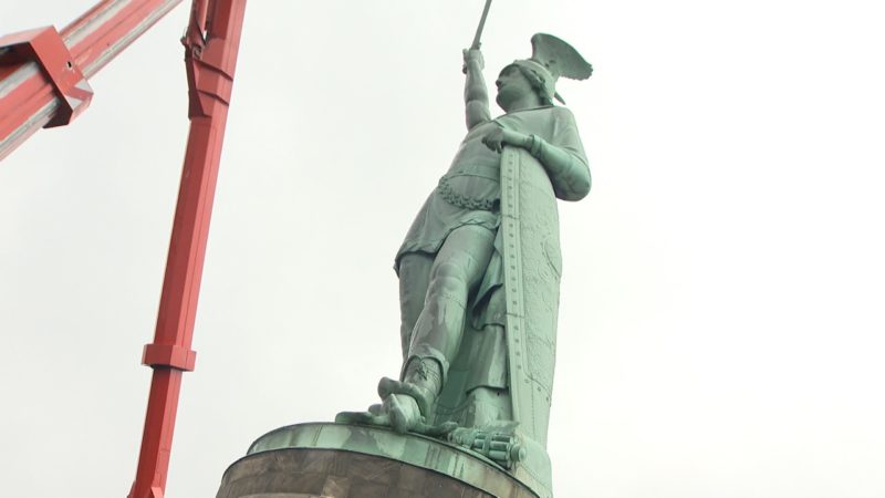 Hermann wird nach 140 Jahren geputzt (Foto: SAT.1 NRW)