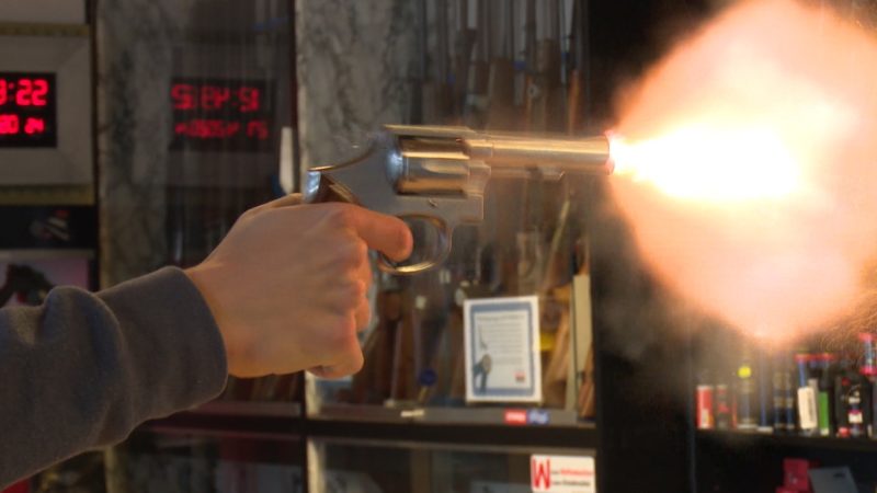 Mehr Menschen wollen Waffenschein (Foto: SAT.1 NRW)