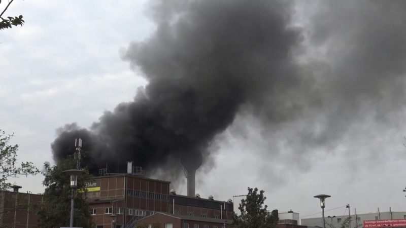 1 Toter bei Brand in Schreinerei (Foto: SAT.1 NRW)