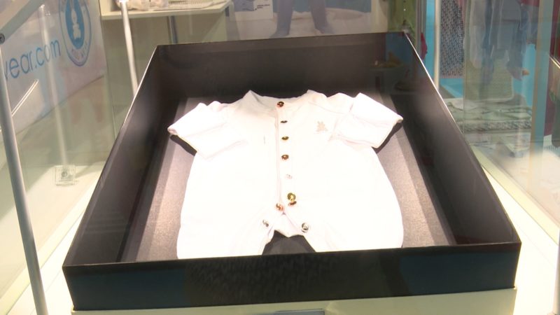 Strampler für 10.000 Euro (Foto: SAT.1 NRW)