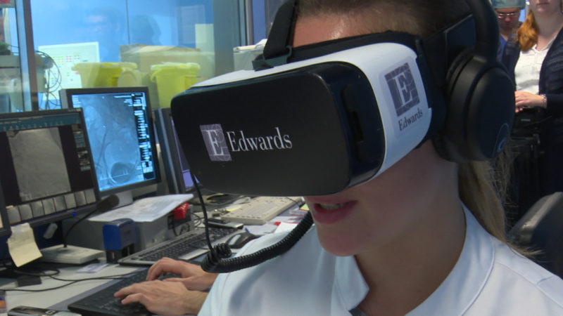 OP-Brille ermöglicht reale Einblicke (Foto: SAT.1 NRW)