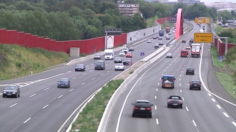 Unfall auf der A1 (Foto: SAT.1 NRW)