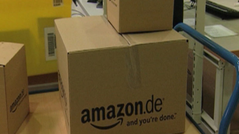 Zoll stellt Amazon zu (Foto: SAT.1 NRW)