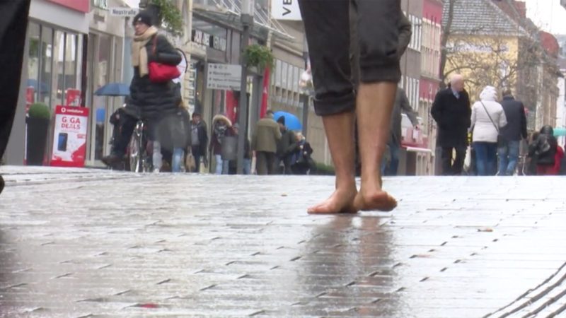 Barfuss durch's Leben (Foto: SAT.1 NRW)