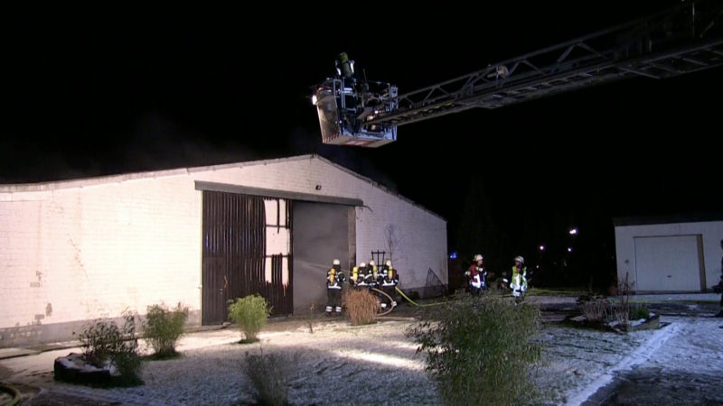 Feuer in Lagerhalle (Foto: SAT.1 NRW)