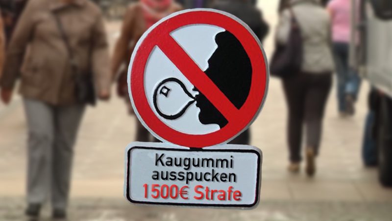 Strafe für Kaugummi ausspucken (Foto: SAT.1 NRW)
