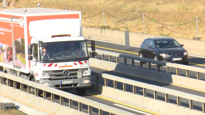 Lkw-Waage auf A40 (Foto: SAT.1 NRW)