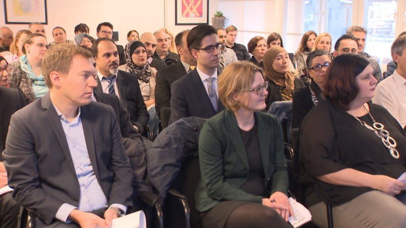Wertesystem für Flüchtlinge (Foto: SAT.1 NRW)