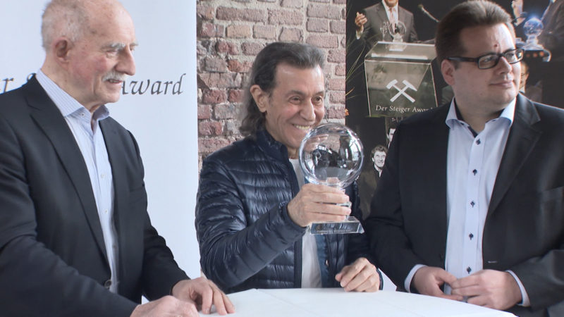 Steigeraward geht an Albert Hammond (Foto: SAT.1 NRW)