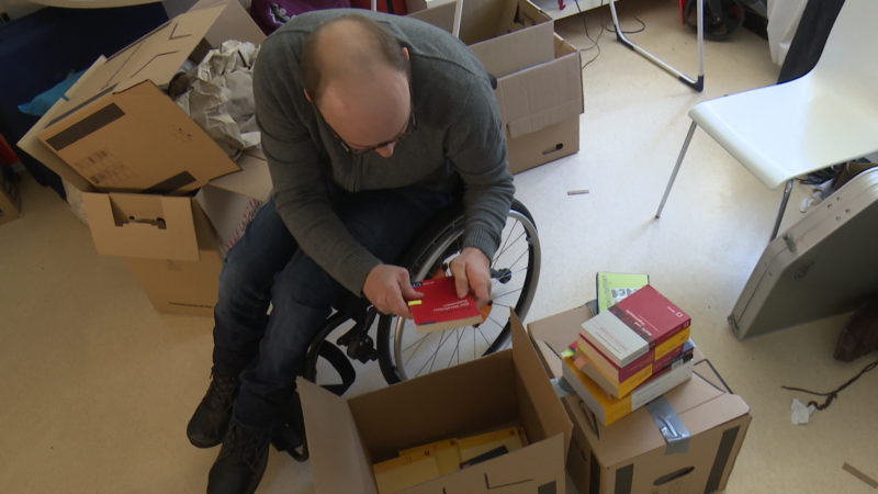 Rollstuhlfahrer bald obdachlos (Foto: SAT.1 NRW)