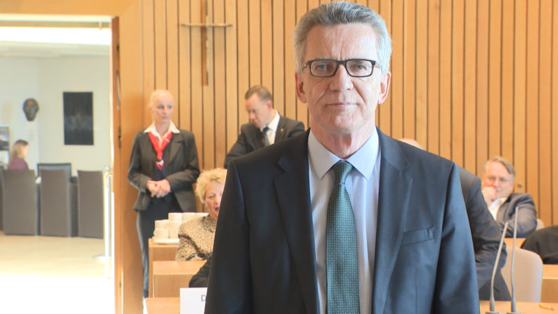 Bundesinnenminister sagt als Zeuge aus (Foto: SAT.1 NRW)
