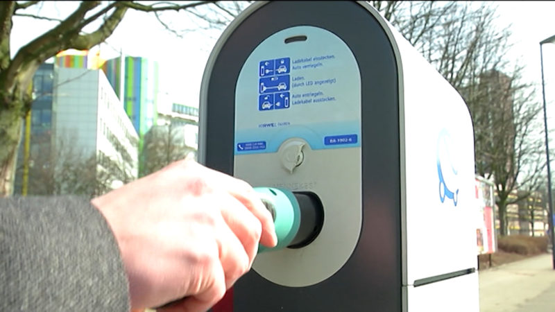 Immer mehr E-Auto Ladestationen in NRW (Foto: SAT.1 NRW)