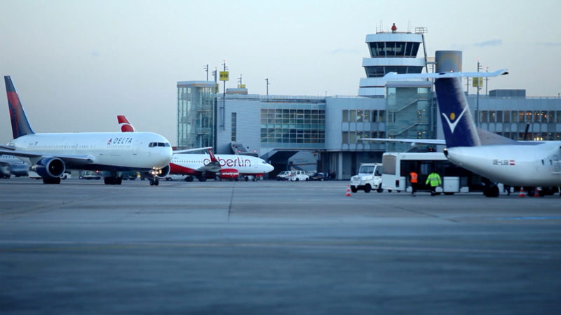 Piloten dürfen wieder allein im Cockpit sein (Foto: SAT.1 NRW)