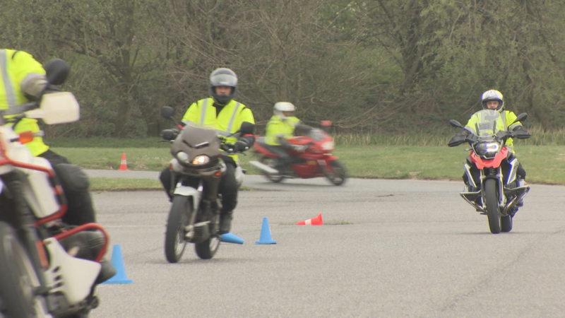 Innenminister beim Motorrad-Sicherheitstraining (Foto: SAT.1 NRW)