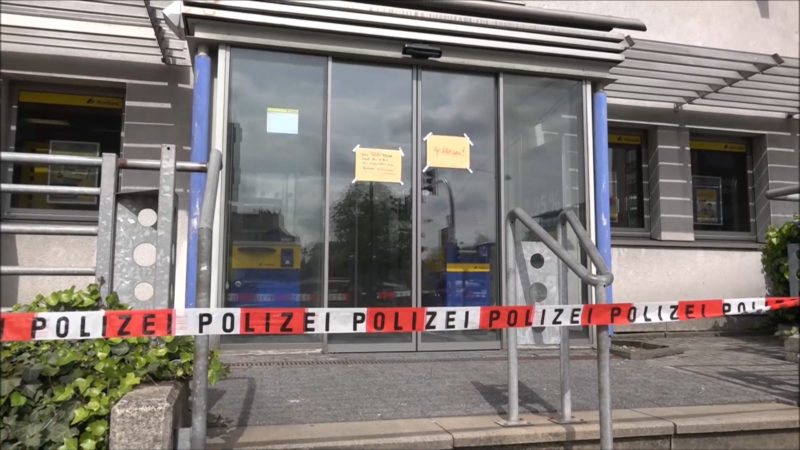Bankräuber in Bielefeld auf der Flucht (Foto: SAT.1 NRW)