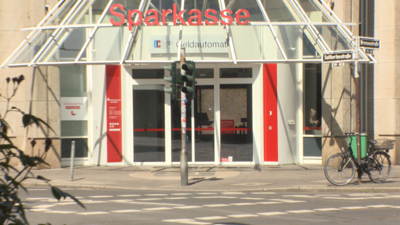 Sparkasse fordert vor Gericht Geld von Bankräuber (Foto: SAT.1 NRW)
