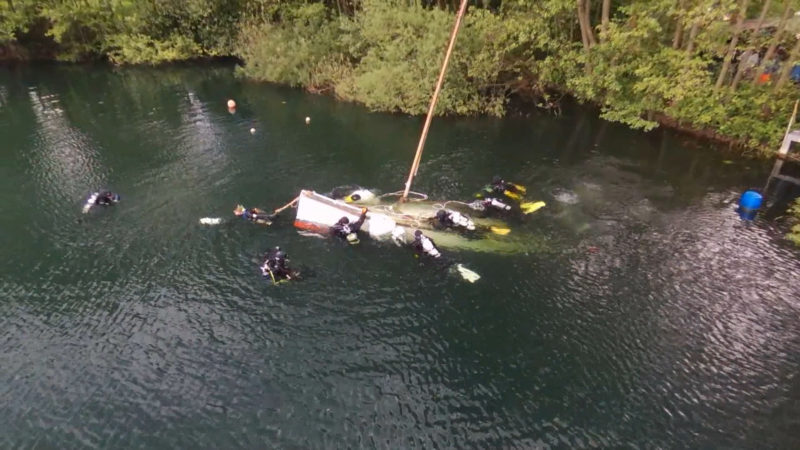Als Attraktion: Segelyacht im Eyller See versenkt (Foto: SAT.1 NRW)