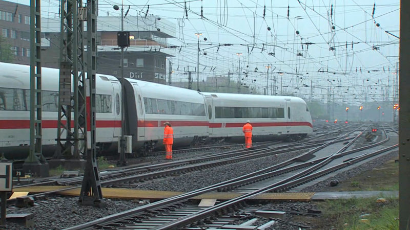 Aktuelle Informationen zum Bahnverkehr nach ICE-Unfall (Foto: SAT.1 NRW)