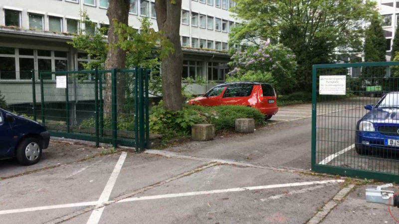 Steuerfahnder-Auto aufgebrochen (Foto: SAT.1 NRW)