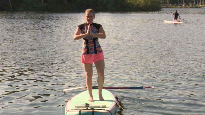 Surf Yoga (Foto: SAT.1 NRW)