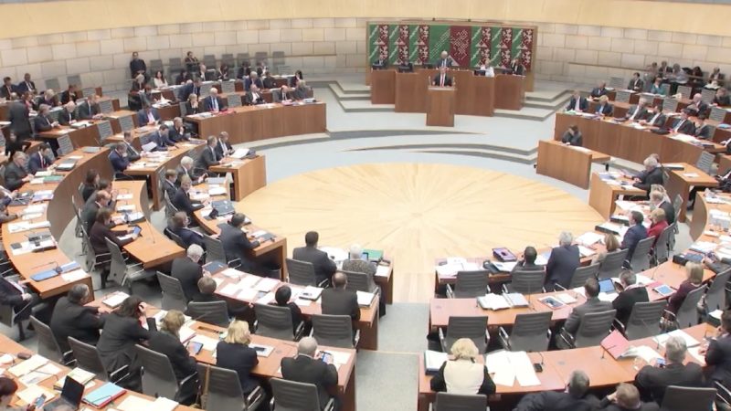 Politische Selbstgespräche im Landtag (Foto: SAT.1 NRW)