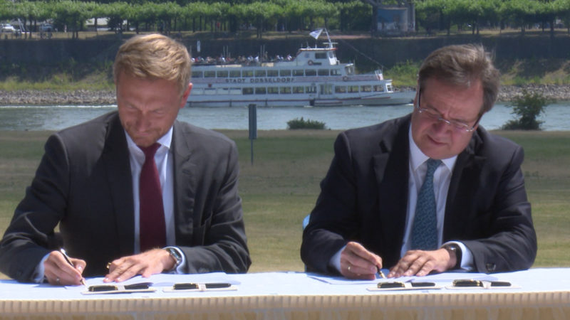 Hier geht's zum kompletten Koalitionsvertrag (Foto: SAT.1 NRW)