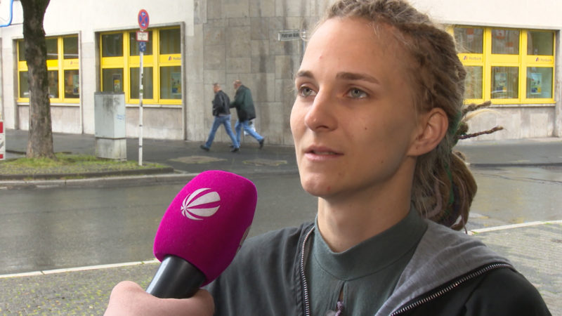 Nachbarin rettet Kinder (Foto: SAT.1 NRW)
