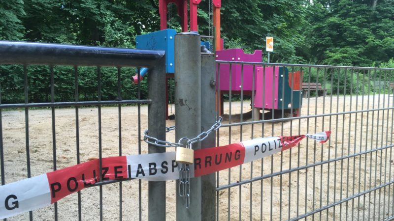 Kinder mit Rohrreiniger auf Spielplatz verätzt (Foto: SAT.1 NRW)