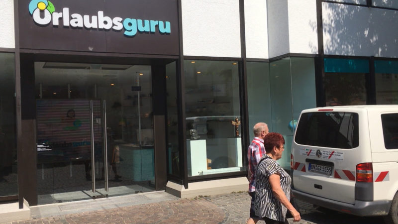 Online buchen oder im Reisebüro? (Foto: SAT.1 NRW)