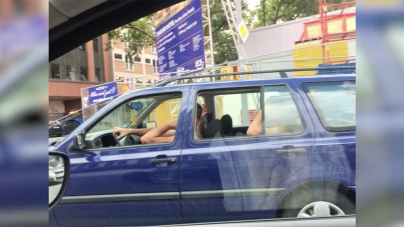 Nach Belästigung: Frau verpasst Männern Retourkutsche (Foto: SAT.1 NRW)
